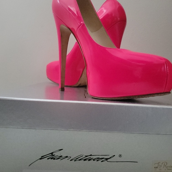 Brian Atwood patent hot pink heels - Picture 5 of 9